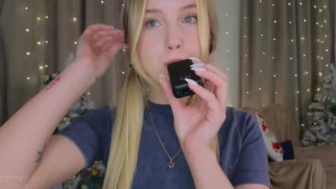 Snapshot of adele_armas chatting on December 2024 09:06:01 PM Adele online show from December 2024 09:06:01 PM