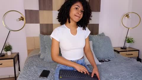 Snapshot of adele_carter_ chatting on January 2025 11:48:01 AM Andrea online show from January 2025 11:48:01 AM