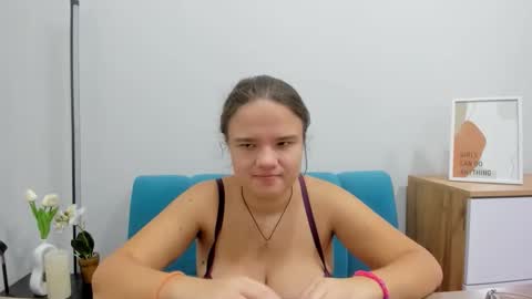 adelecruzz online show from October 2025 07:29:01 AM