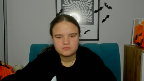 adelecruzz online show from November 2025 08:06:01 AM