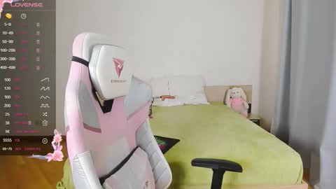 Snapshot of adelina_cowell chatting on October 2025 09:32:01 AM Adelina online show from October 2025 09:32:01 AM