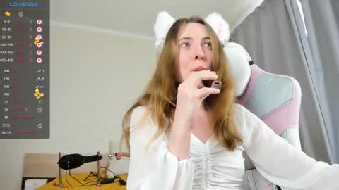 Snapshot of adelina_cowell chatting on October 2025 08:48:01 AM Adelina online show from October 2025 08:48:01 AM