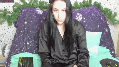 Adel online show from December 2024 01:01:02 PM