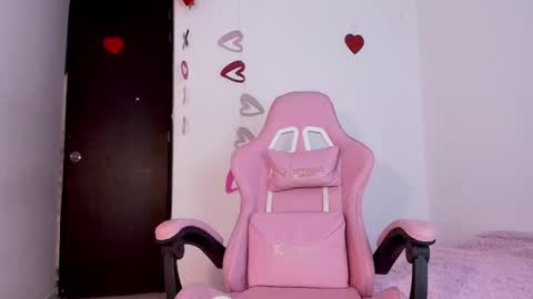 Snapshot of adelle_rose1 chatting on February 2025 12:48:02 AM Adelle online show from February 2025 12:48:02 AM