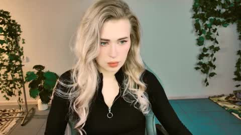 Adel online show from October 2025 01:23:01 PM