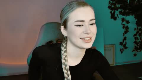 Adel online show from October 2025 01:46:02 PM