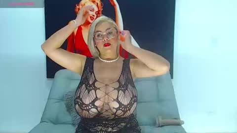 Adely Ginn online show from September 2025 02:06:02 PM