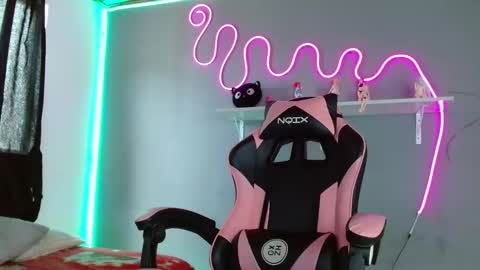 adhara rangel online show from October 2025 03:41:01 PM