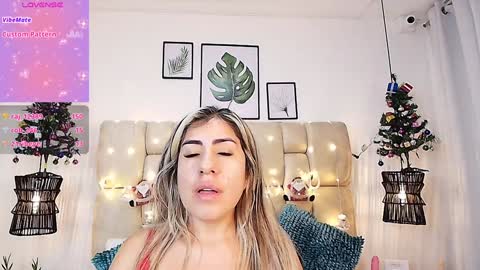 Snapshot of adharasmithh chatting on January 2025 10:19:01 PM AdharaSmithh online show from January 2025 10:19:01 PM