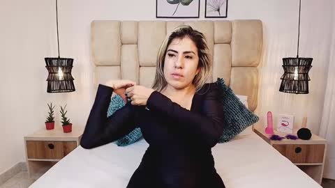 Snapshot of adharasmithh chatting on January 2025 09:25:02 PM AdharaSmithh online show from January 2025 09:25:02 PM