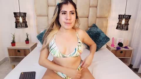 Snapshot of adharasmithh chatting on January 2025 09:47:02 PM AdharaSmithh online show from January 2025 09:47:02 PM