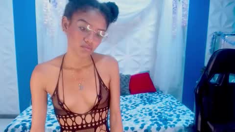 adisson_petite1 online show from October 2025 01:09:01 PM