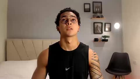 Adonis online show from October 2025 09:06:01 PM