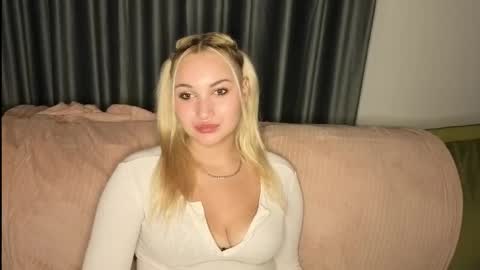 Adrelaxina online show from September 2025 09:27:02 PM
