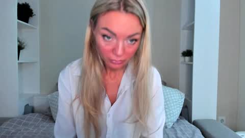 Adriana online show from January 2025 10:22:02 AM