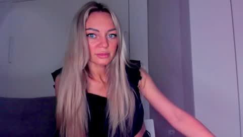 Adriana online show from January 2025 05:56:01 PM