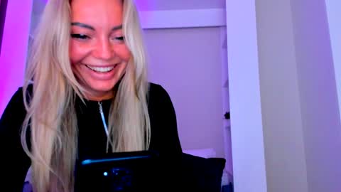 Adriana online show from February 2025 06:08:02 PM