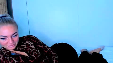 Adriana online show from September 2025 06:17:02 AM