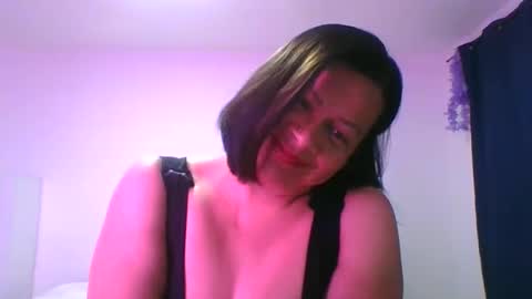 adrianagogo18 online show from October 2025 11:02:01 PM