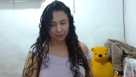 Adriana Tellez online show from October 2025 01:08:02 PM