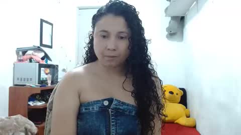 Adriana Tellez online show from October 2025 04:24:02 PM