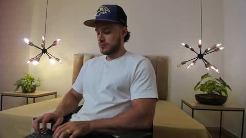 Adrein Roche online show from October 2025 08:57:01 PM