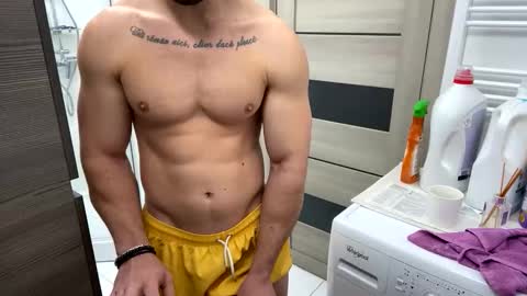 Snapshot of advp69 chatting on October 2025 05:17:02 AM Mrrfitt online show from October 2025 05:17:02 AM