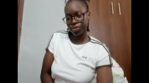 Leah online show from December 2024 09:43:02 AM