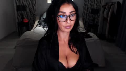 Afro online show from November 2025 03:11:02 PM