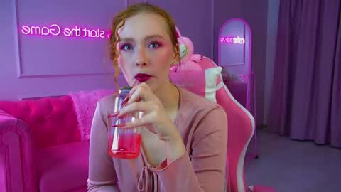 Snapshot of agatafoxley chatting on September 2025 06:44:01 PM AgataFoxley online show from September 2025 06:44:01 PM