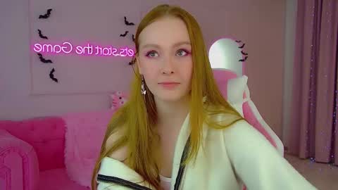 Snapshot of agatafoxley chatting on October 2025 07:20:02 AM AgataFoxley online show from October 2025 07:20:02 AM