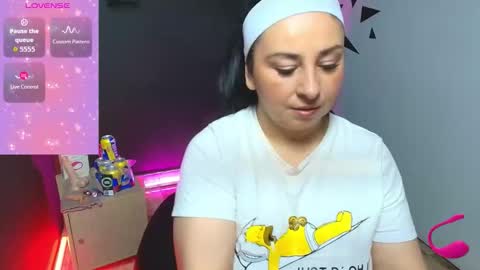 A G A T A T H O M P S O N online show from September 2025 07:08:02 PM