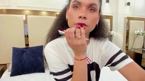 Agatha Mendoza  online show from November 2025 11:47:01 PM