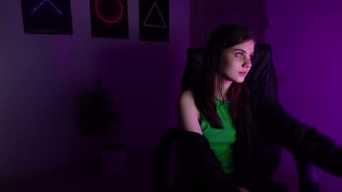 Agelina Lilly Laura online show from January 2025 07:50:01 PM