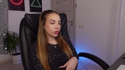 Agelina Lilly Laura online show from February 2025 09:11:02 AM