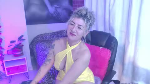 Lily online show from September 2025 02:44:02 AM