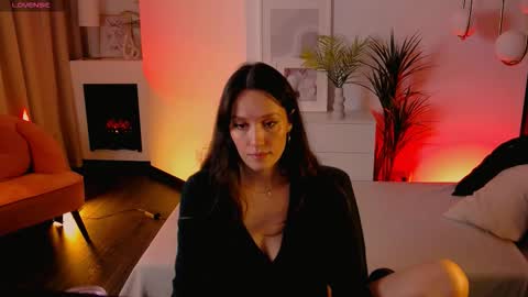 Agnes online show from October 2025 07:47:02 AM