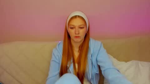 Snapshot of agnesarden chatting on November 2025 02:07:02 PM AgnesArden online show from November 2025 02:07:02 PM