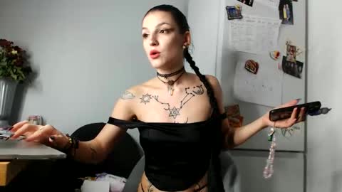 Moon online show from October 2025 12:54:01 AM