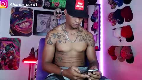 Snapshot of aharon_sexo1 chatting on January 2025 10:29:02 PM Aharon  Zamora online show from January 2025 10:29:02 PM