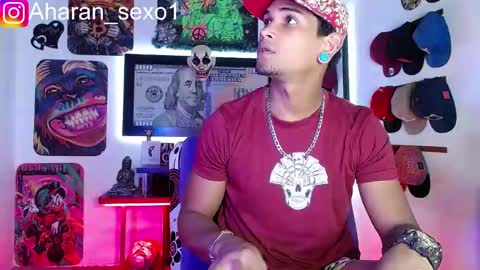 Snapshot of aharon_sexo1 chatting on February 2025 04:57:01 AM Aharon  Zamora online show from February 2025 04:57:01 AM