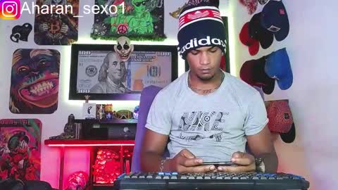 Snapshot of aharon_sexo1 chatting on February 2025 06:12:02 AM Aharon  Zamora online show from February 2025 06:12:02 AM