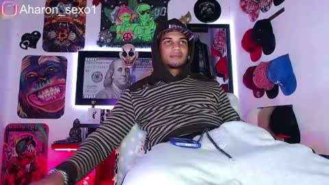 Snapshot of aharon_sexo1 chatting on February 2025 06:39:01 AM Aharon  Zamora online show from February 2025 06:39:01 AM