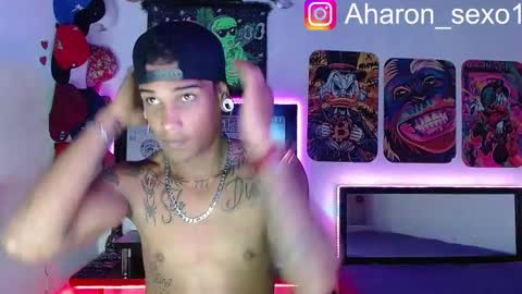 Snapshot of aharon_sexo1 chatting on March 2025 07:05:02 AM Aharon  Zamora online show from March 2025 07:05:02 AM