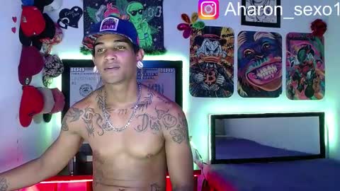 Snapshot of aharon_sexo1 chatting on March 2025 04:54:02 AM Aharon  Zamora online show from March 2025 04:54:02 AM