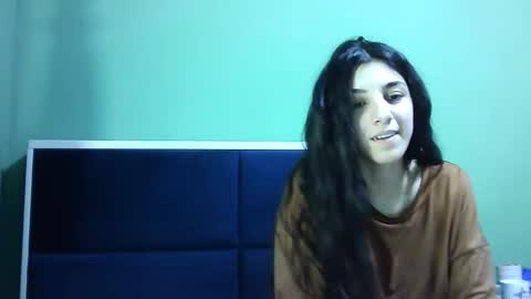 Snapshot of ahotkitty18 chatting on December 2024 04:39:01 PM Selena online show from December 2024 04:39:01 PM