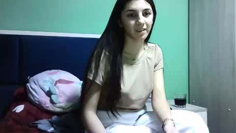 Snapshot of ahotkitty18 chatting on December 2024 03:47:02 PM Selena online show from December 2024 03:47:02 PM