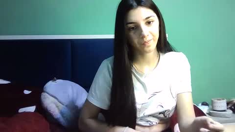 Snapshot of ahotkitty18 chatting on December 2024 10:58:01 AM Selena online show from December 2024 10:58:01 AM