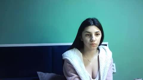 Snapshot of ahotkitty18 chatting on January 2025 05:12:01 AM Selena online show from January 2025 05:12:01 AM