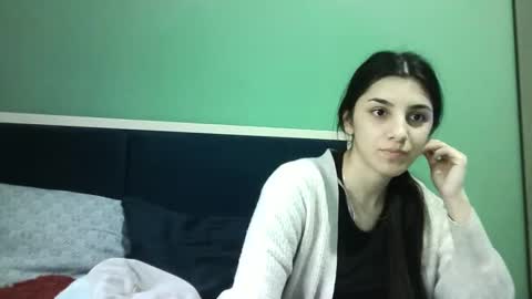 Snapshot of ahotkitty18 chatting on February 2025 10:00:02 AM Selena online show from February 2025 10:00:02 AM